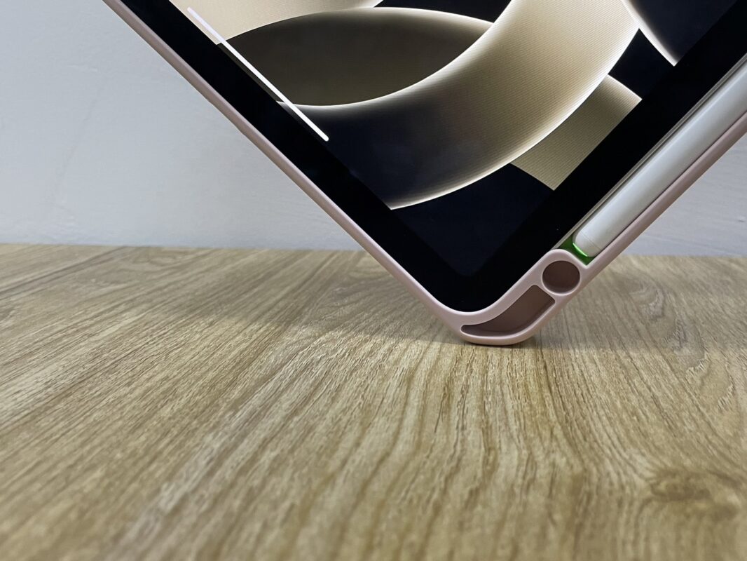UNIQ 2024 Moven iPad 保護殼