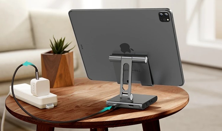 ESR 億色 8合1 USB-C 支援 USB-C HUB 桌面站立支架, 銀色