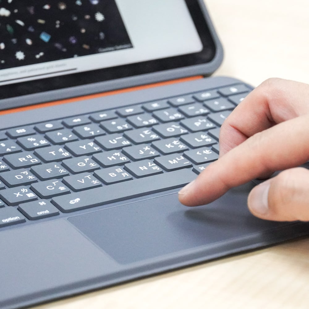 MLTIX MCK Pro 可直立抗彎曲 iPad Air 13 吋 (第 3 代,2026,M4) 可拆式防摔鍵盤保護殼 - 繁體, 霧灰